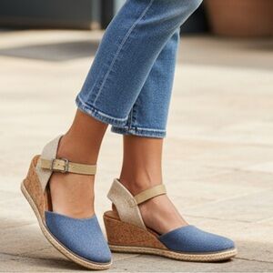 NEW BARETRAPS Blue Espadrille Wedge Sandals size 11